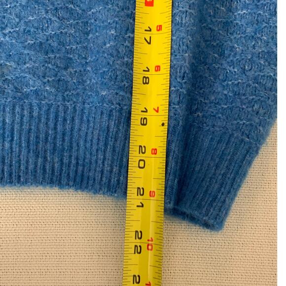 Lilla P Flutter Sleeve sweater size medium - Picture 6 of 6